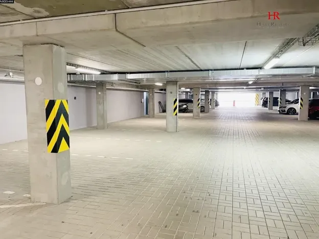 Prodej garážového stání, Milovice, Višňová, 13 m2