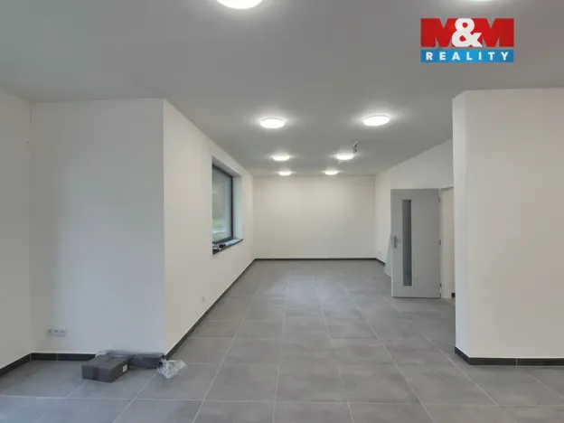 Pronájem obchodního prostoru, Tuchoměřice, 128 m2