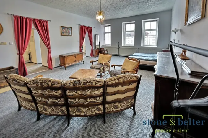 Prodej vícegeneračního domu, Nové Město pod Smrkem, Mírové náměstí, 466 m2