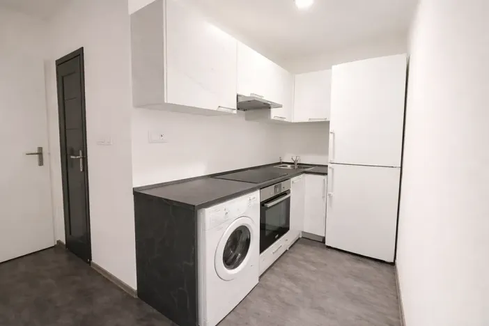 Pronájem bytu 2+1, Karlovy Vary, Charkovská, 45 m2