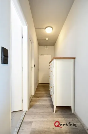 Pronájem bytu 1+kk, Praha - Střížkov, Děčínská, 32 m2