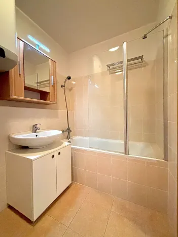 Pronájem bytu 2+kk, Jesenice, V Roháči I., 50 m2