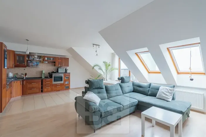 Pronájem bytu 2+kk, Praha - Dolní Chabry, U jízdárny, 81 m2