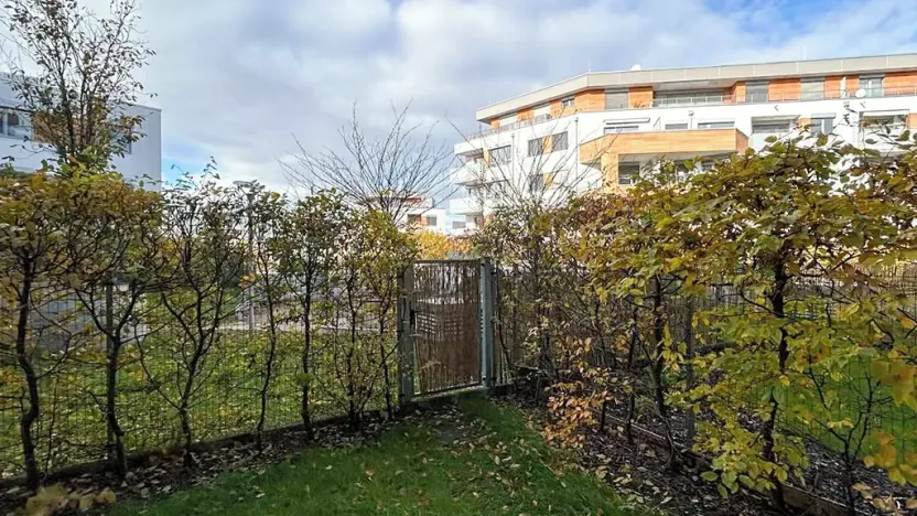 Pronájem bytu 2+kk, Praha - Hloubětín, Krylovecká, 55 m2