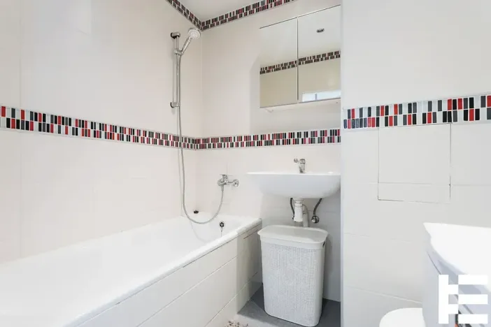 Pronájem bytu 2+kk, Praha - Černý Most, Bryksova, 42 m2