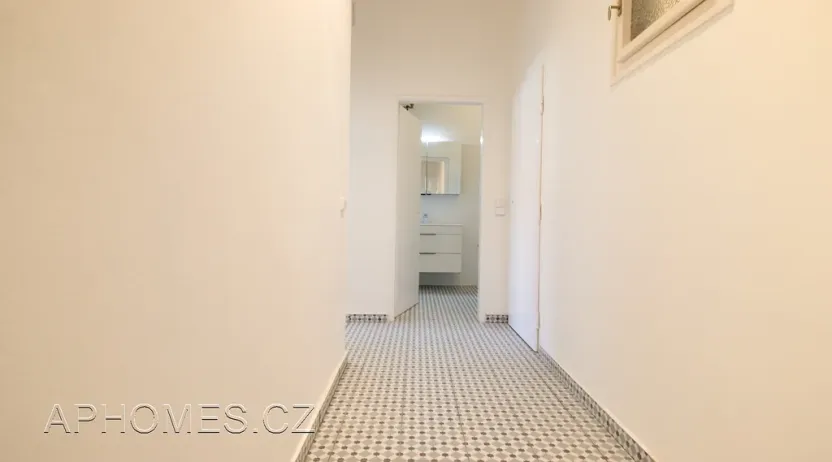 Pronájem bytu 2+kk, Praha - Nusle, U čtyř domů, 60 m2