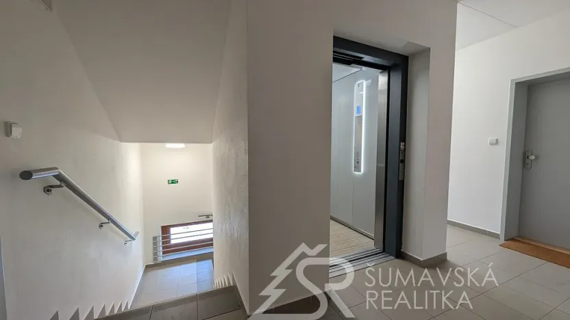 Prodej bytu 2+kk, Kašperské Hory, Lesní, 47 m2