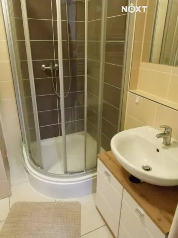 Pronájem bytu 1+kk, Pardubice, Bělehradská, 40 m2