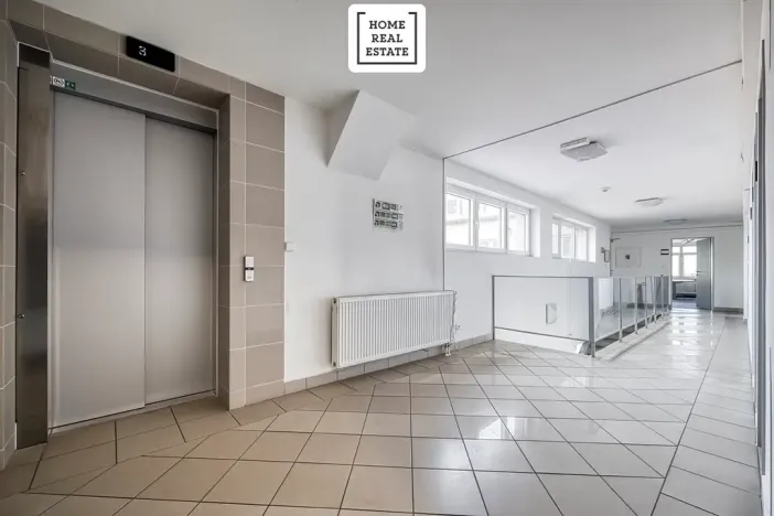 Pronájem kanceláře, Kolín, Rubešova, 634 m2