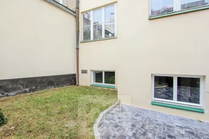 Pronájem bytu 1+kk, Praha - Holešovice, Vinařská, 40 m2