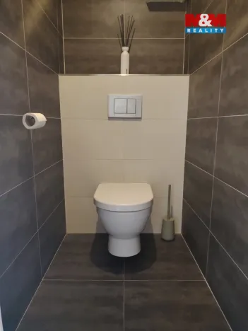 Pronájem bytu 2+kk, Praha, Na Maninách, 43 m2