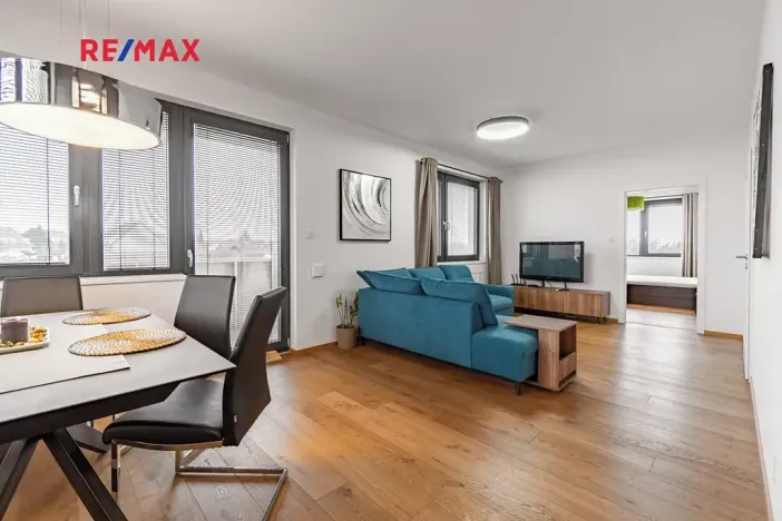 Pronájem bytu 2+kk, Horoměřice, Karla IV., 53 m2