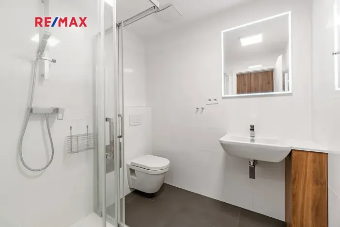 Pronájem bytu 2+kk, Horoměřice, Karla IV., 53 m2