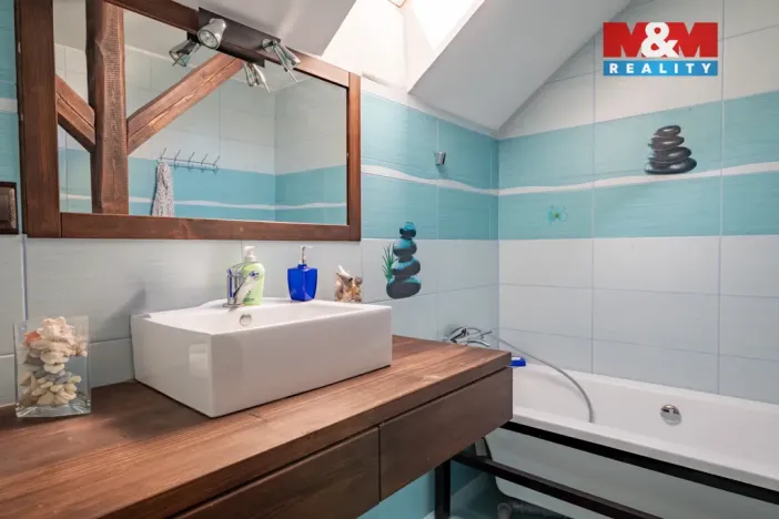 Prodej chalupy, Hajany, 285 m2