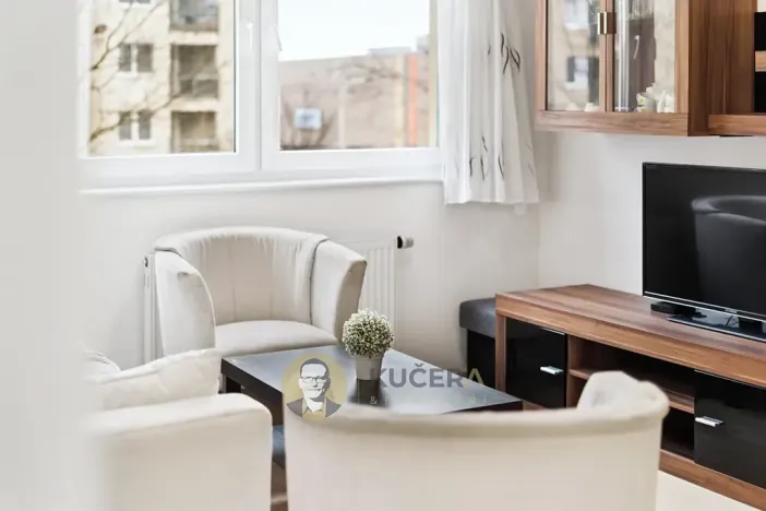 Prodej bytu 2+kk, Praha - Troja, Hnězdenská, 46 m2