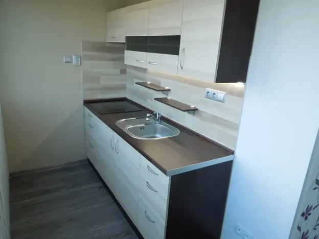 Pronájem bytu 1+kk, Hradec Králové, Severní, 28 m2