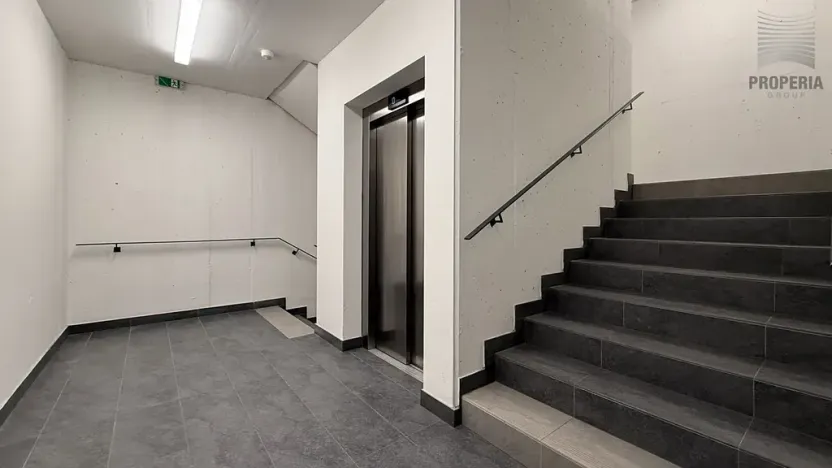 Prodej garážového stání, Brno, Bratislavská, 26 m2