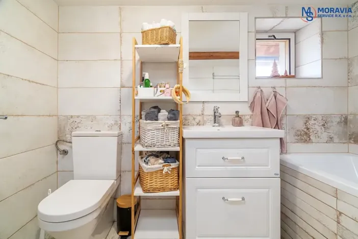 Prodej rodinného domu, Senička, 200 m2