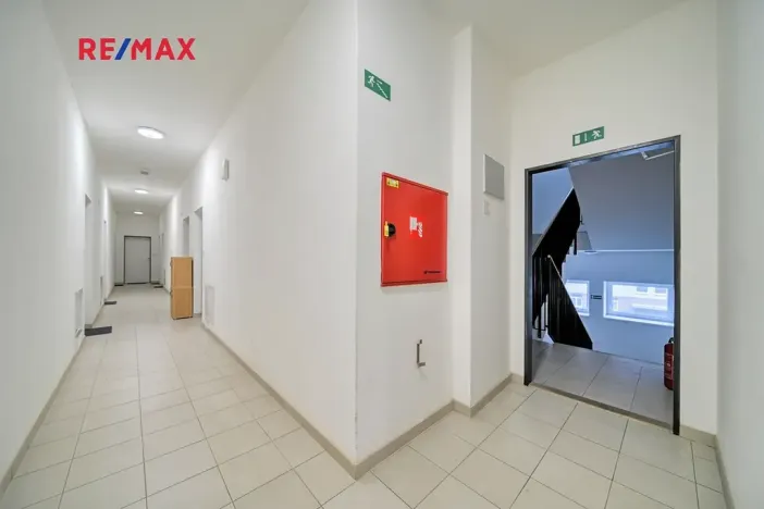 Pronájem bytu 1+kk, Milovice, Slepá, 25 m2