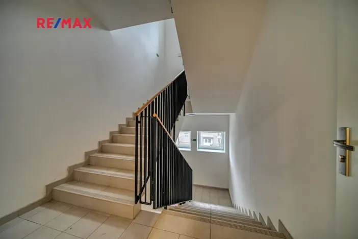 Pronájem bytu 1+kk, Milovice, Slepá, 25 m2