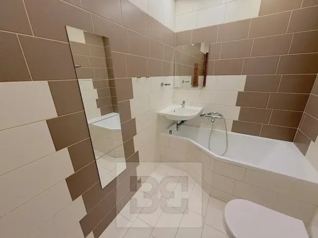 Pronájem bytu 2+1, Jindřichův Hradec, sídliště Vajgar, 62 m2