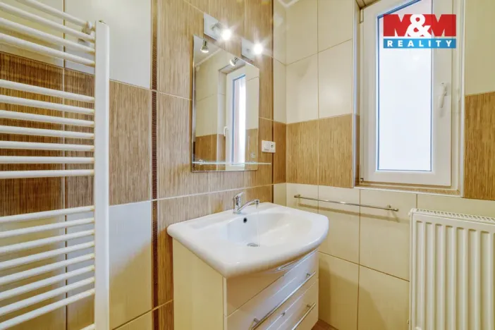 Prodej bytu 4+1, Cheb, Májová, 110 m2