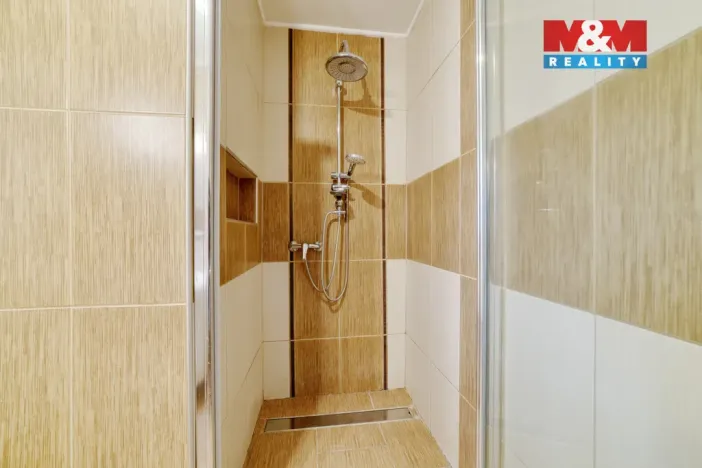 Prodej bytu 4+1, Cheb, Májová, 110 m2