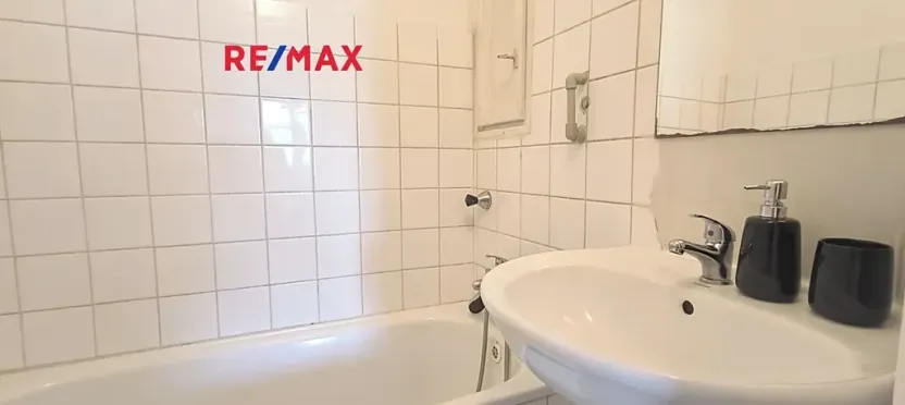 Pronájem bytu 1+kk, Praha - Nusle, Hvězdova, 21 m2