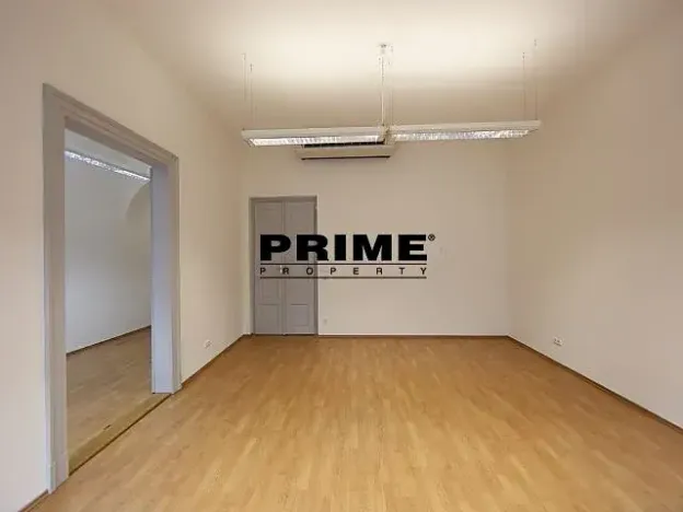 Pronájem kanceláře, Praha - Smíchov, Štefánikova, 70 m2