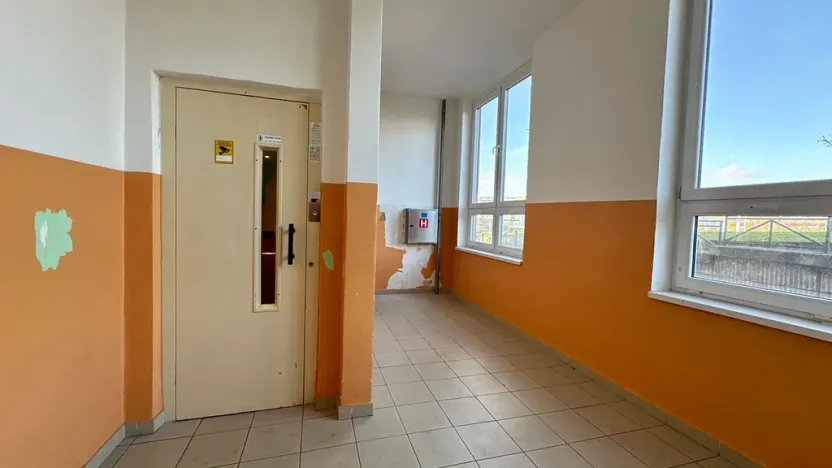 Pronájem bytu 2+kk, Praha - Hloubětín, Kardašovská, 44 m2