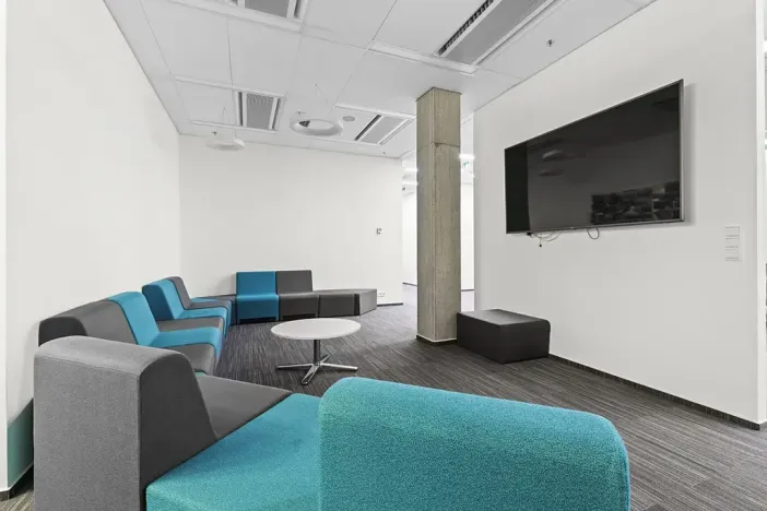 Pronájem kanceláře, Praha - Dejvice, Evropská, 2857 m2