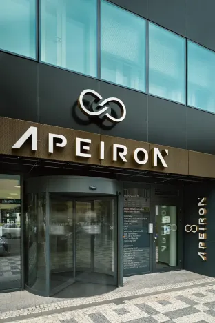 Pronájem kanceláře, Praha - Karlín, Sokolovská, 635 m2