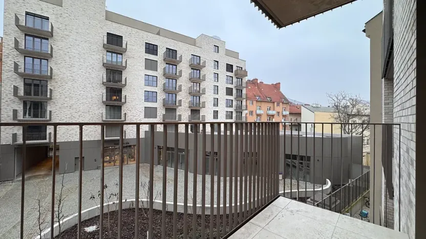 Pronájem bytu 1+kk, Brno, Bratislavská, 44 m2