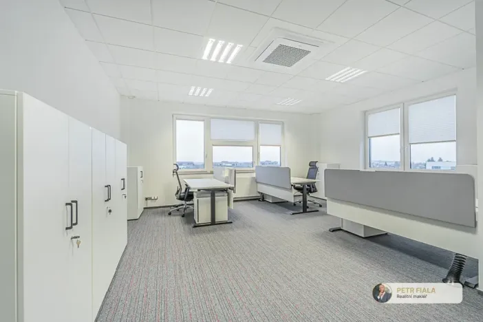 Pronájem kanceláře, Praha, Dopraváků, 258 m2