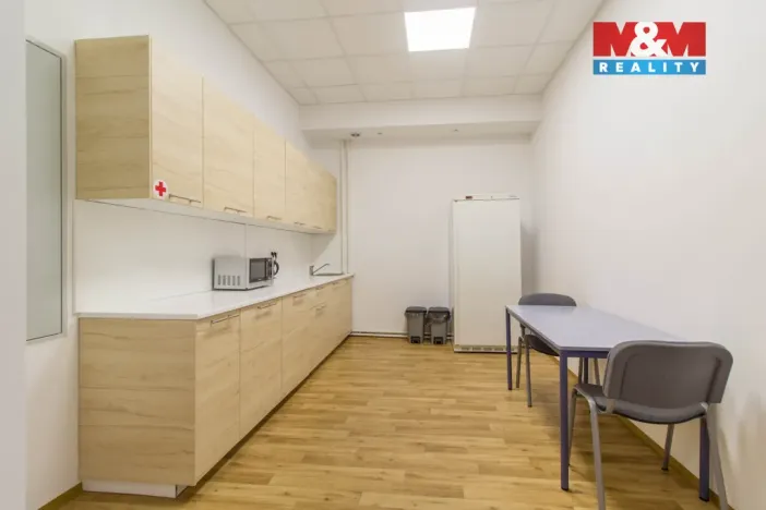 Pronájem kanceláře, Praha, Podbabská, 20 m2