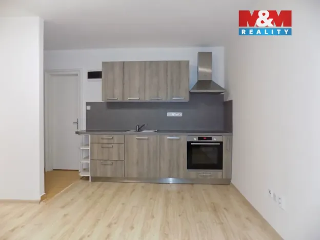 Pronájem bytu 2+kk, Děčín - Děčín II-Nové Město, Lužická, 41 m2