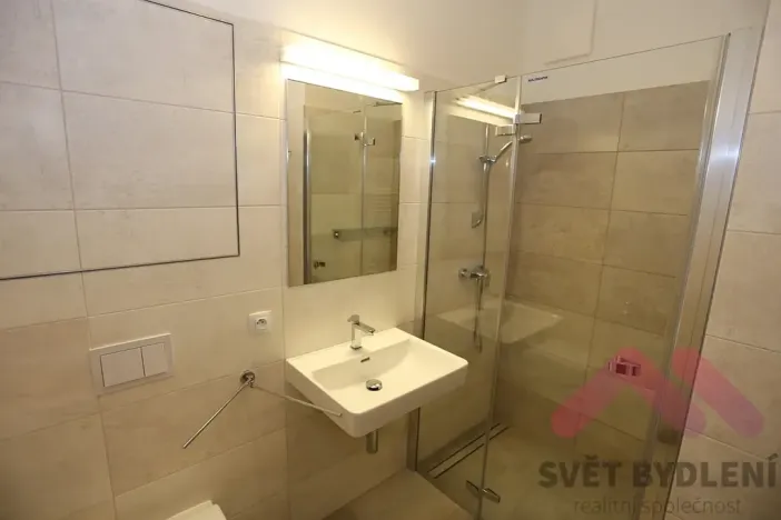 Pronájem bytu 1+kk, Praha - Karlín, U Mlýnského kanálu, 41 m2