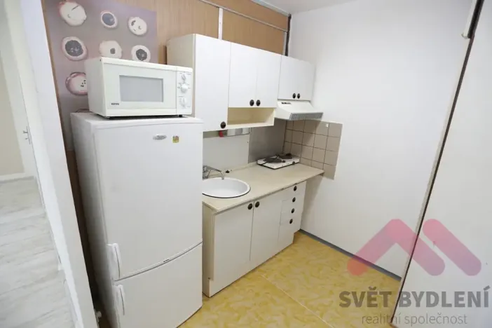 Pronájem bytu 1+kk, Praha - Řepy, Bazovského, 35 m2