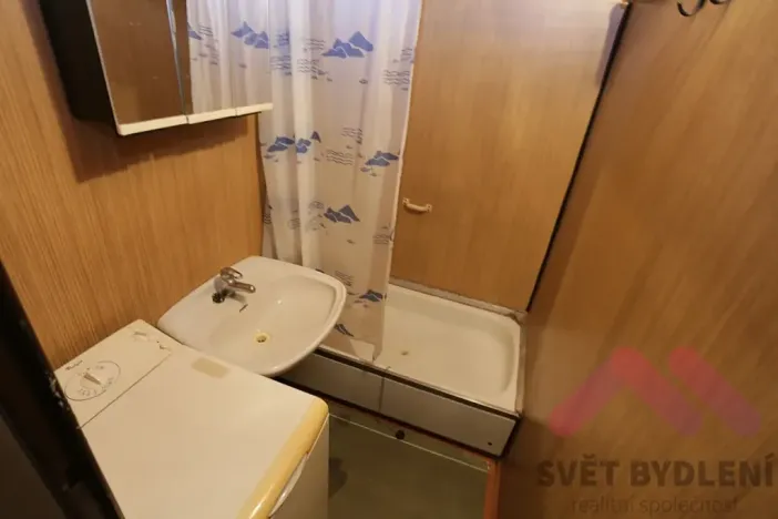 Pronájem bytu 1+kk, Praha - Řepy, Bazovského, 35 m2