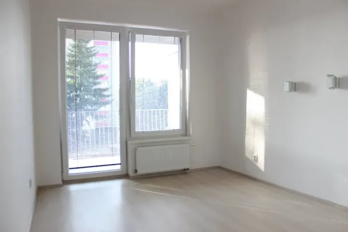 Pronájem bytu 2+kk, Pardubice - Zelené Předměstí, Pod Vinicí, 63 m2