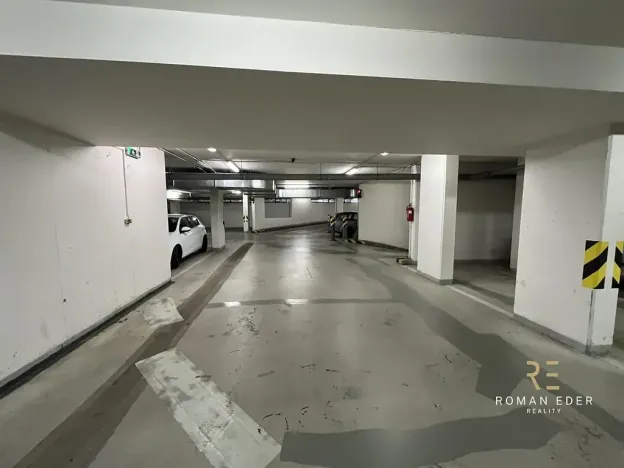 Pronájem garážového stání, Praha - Košíře, Pod školou, 13 m2