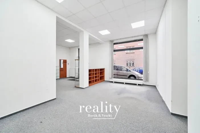 Pronájem obchodního prostoru, Znojmo, Bezručova, 72 m2