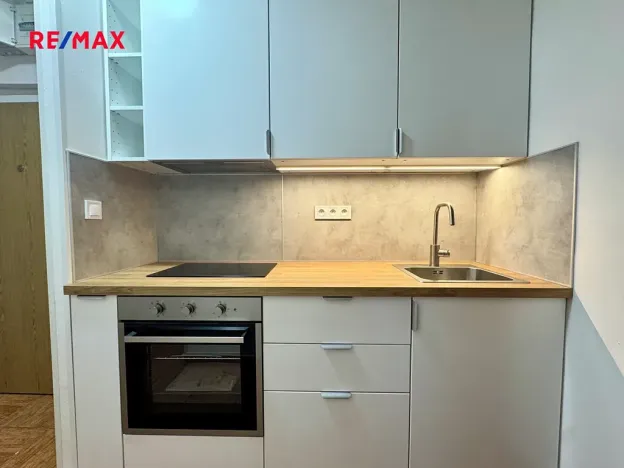 Pronájem bytu 2+1, Praha - Vokovice, Na dlouhém lánu, 42 m2