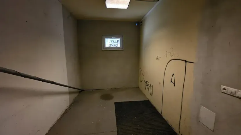 Pronájem výrobních prostor, Brno, Bieblova, 185 m2