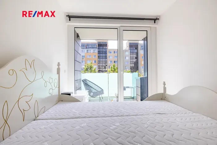 Pronájem bytu 2+kk, Praha - Stodůlky, Petržílkova, 53 m2