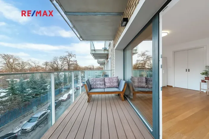 Pronájem bytu 1+kk, Praha - Smíchov, Kobrova, 43 m2