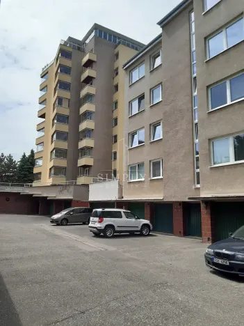 Pronájem garáže, Praha, 203 m2