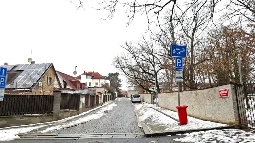 Prodej garáže, Praha - Dejvice, Pražákovská, 16 m2