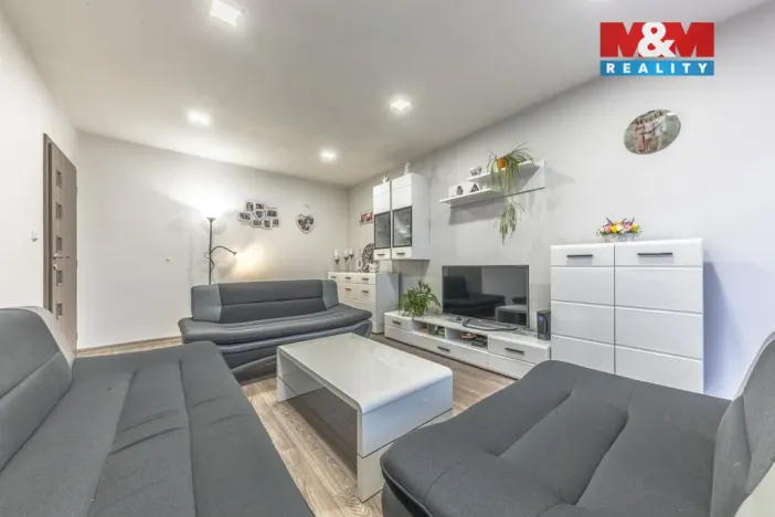 Prodej bytu 3+1, Dobkovice, 63 m2