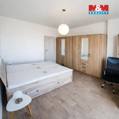 Pronájem bytu 2+kk, Pardubice - Zelené Předměstí, Na Spravedlnosti, 66 m2